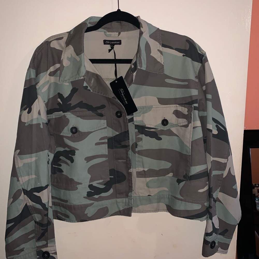 Cropped jacket w tags